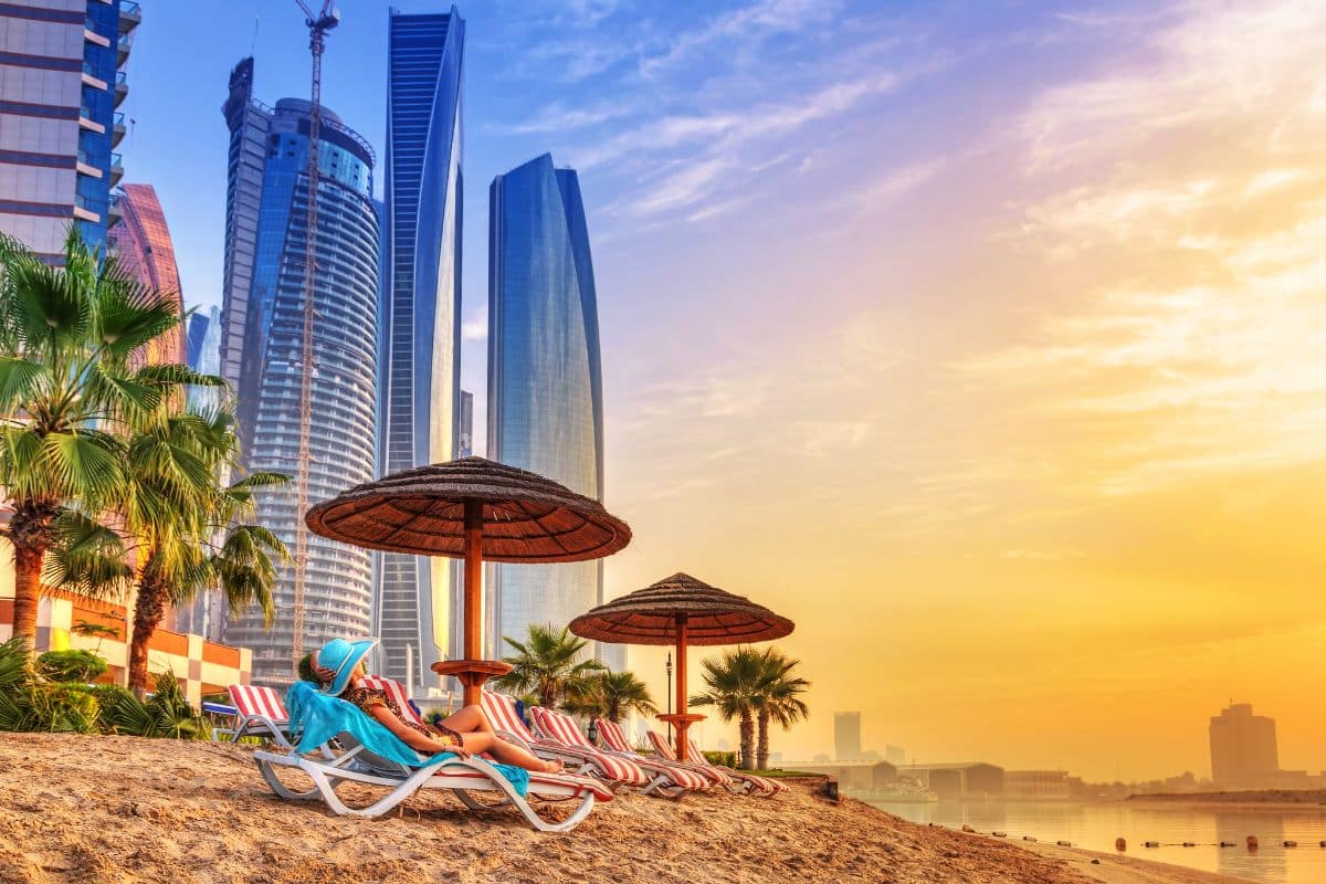 Tourists Flock To Dubai In Record Numbers, With 1.5M Visiting In January